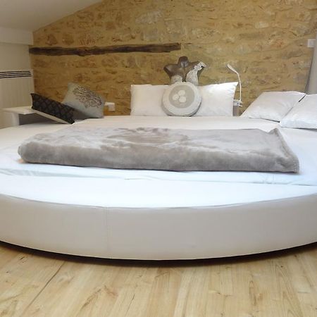 Au Pied Du Chateau - 5 A 11 Personnes - Baignade-Canoe-Piste Cyclable A 100 M Castelnaud La Chapelle Bilik gambar