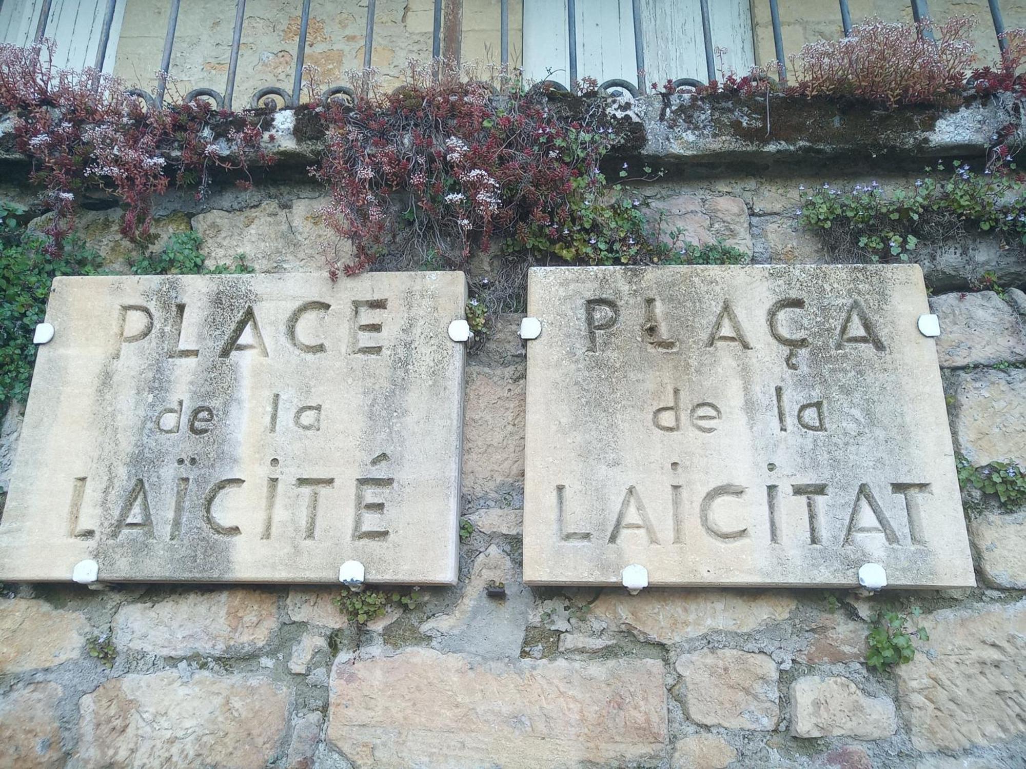 Au Pied Du Chateau - 5 A 11 Personnes - Baignade-Canoe-Piste Cyclable A 100 M Castelnaud La Chapelle Luaran gambar