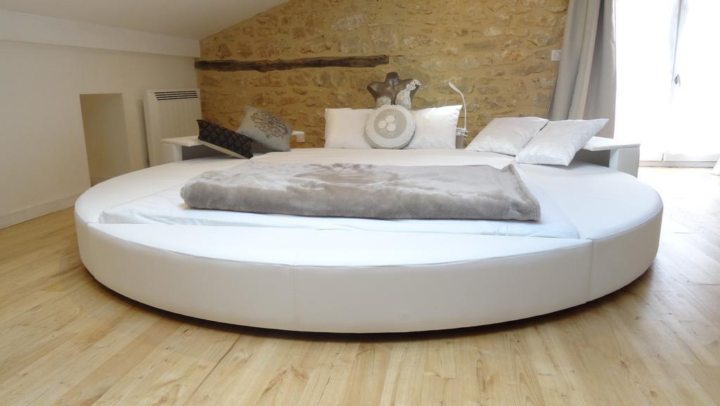 Au Pied Du Chateau - 5 A 11 Personnes - Baignade-Canoe-Piste Cyclable A 100 M Castelnaud La Chapelle Bilik gambar