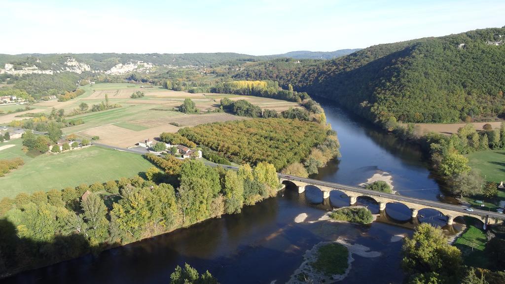 Au Pied Du Chateau - 5 A 11 Personnes - Baignade-Canoe-Piste Cyclable A 100 M Castelnaud La Chapelle Luaran gambar