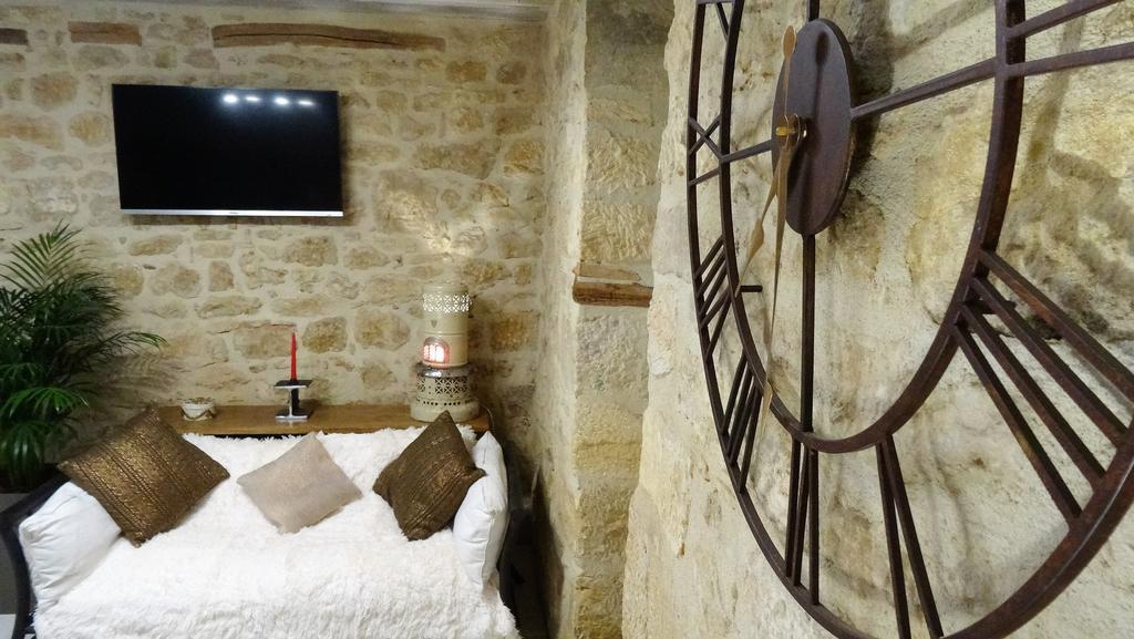 Au Pied Du Chateau - 5 A 11 Personnes - Baignade-Canoe-Piste Cyclable A 100 M Castelnaud La Chapelle Luaran gambar