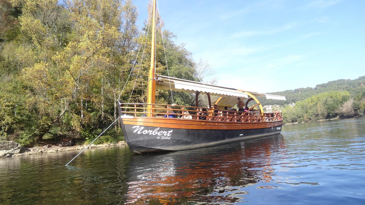 Au Pied Du Chateau - 5 A 11 Personnes - Baignade-Canoe-Piste Cyclable A 100 M Castelnaud La Chapelle Luaran gambar