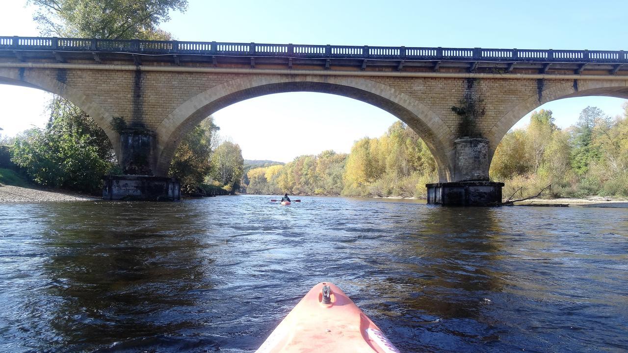 Au Pied Du Chateau - 5 A 11 Personnes - Baignade-Canoe-Piste Cyclable A 100 M Castelnaud La Chapelle Luaran gambar